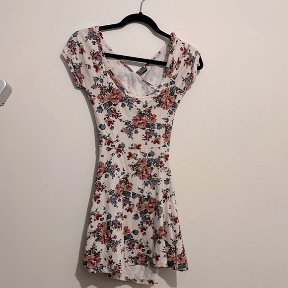 Brandy Melville White and Red Fit and Flare Mini Dress with Cap Sleeves - Picture 1 of 6
